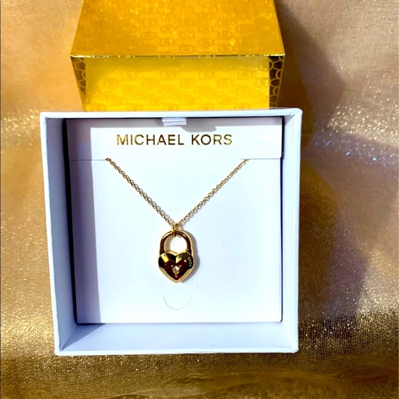 NWT MICHAEL KORS GOLD-TONE
HEART PENDANT NECKLACE MKJX7443710 MSRP $85.00 - Picture 5 of 9